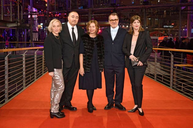 Gast, Oleksandr Rodnjanskyj, Valeria Rodnyansky, Kornel Mundruczo, Kata Weber bei der Premiere des Kinofilms At the Sea auf der Berlinale 2026 76. Internationale Filmfestspiele Berlin im Berlinale Palast. Berlin, 16.02.2026