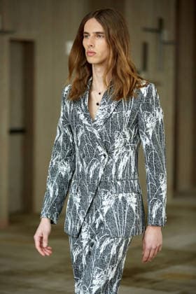 February 16, 2026, New York, New York, USA: A model walks the runway during the Veejay Floresca Fall Winter 26 show at New York Fashion Week in New York City. New York USA  - ZUMAs237 20260216_aap_s237_027 Copyright: xMarkxJ.xSullivanx
