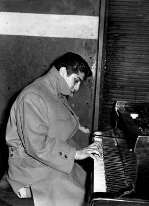 Bands Composers Instruments Musicians Opera Orchestra Records Singers Songwriters Symphonys Feb. 28, 2012 - PAUL ANKA, THE MOST FAMOUS YOUNG SINGER OF THE WORLD IN PARIS: 17 YEAR-OLD PAUL ANKA IS THE AUTHOR AND THE INTERPRETER OF THE FAMOUS SONG DIANA , 4 MILLIONS WHICH WERE SOLD IN U.S. AND A GREAT NUMBER IN FRANCE. PAUL ANKA WILL PERFORM IN THE OLYMPIA THEATRE IN PARIS VERY SOON. O.P.S. A PICTURE OF PAUL ANKA. Copyright: xKeystonexPicturesxUSAx
