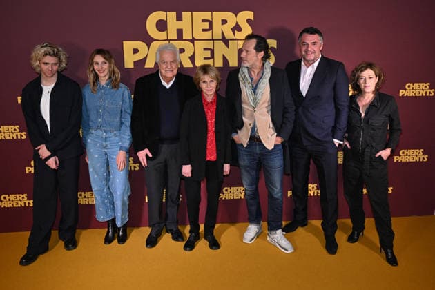 Chers Parents Premiere - Paris Pauline Clément, André Dussollier, Miou-Miou, Thomas Solivéres, Arnaud Ducret posing at the photocall for Chers Parents Premiere at UGC Bercy in Paris, France on February 16, 2026. Photo by Christophe Meng ABACAPRESS.COM Paris France  Copyright: xMengxChristophe ABACAx