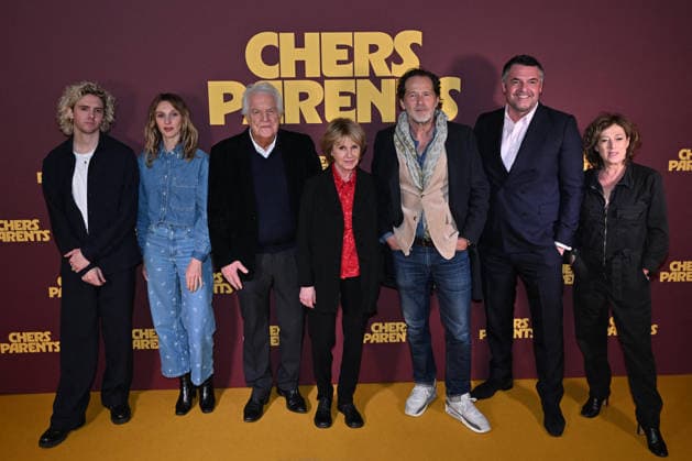 Chers Parents Premiere - Paris Pauline Clément, André Dussollier, Miou-Miou, Thomas Solivéres, Arnaud Ducret posing at the photocall for Chers Parents Premiere at UGC Bercy in Paris, France on February 16, 2026. Photo by Christophe Meng ABACAPRESS.COM Paris France  Copyright: xMengxChristophe ABACAx