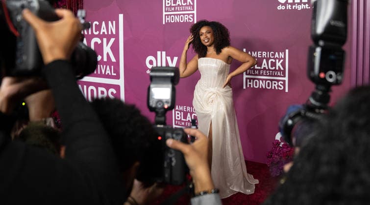 February 16, 2026, Los Angeles, California, United States: Jennifer Hudson arrives on the red carpet of the American Black Film Festival at the SLS Hotel in Los Angeles California on Feb. 16, 2026. Los Angeles United States  - ZUMAt169 20260216_zep_t169_038 Copyright: xConnorxTerryx