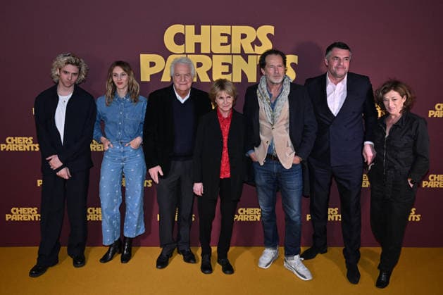 Chers Parents Premiere - Paris Thomas Soliveres, Pauline Clement, Andre Dussollier, Miou Miou, Emmanuel Patron, Arnaud Ducret and Armelle Patron posing at the photocall for Chers Parents Premiere at UGC Bercy in Paris, France on February 16, 2026. Photo by Christophe Meng ABACAPRESS.COM Paris France  Copyright: xMengxChristophe ABACAx
