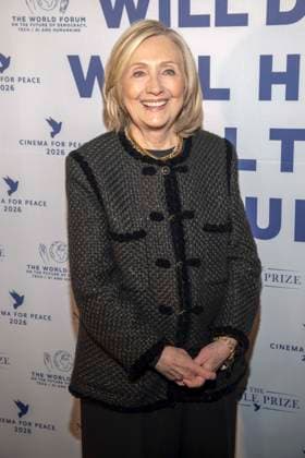 Hillary Diane Rodham Clinton US-amerikanische Politikerin der Demokratischen Partei Autorin zu Gast bei der Cinema For Peace Gala 2026 im Hotel Adlon Kempinski am 16.02.2026 in Berlin Berlin Deutschland