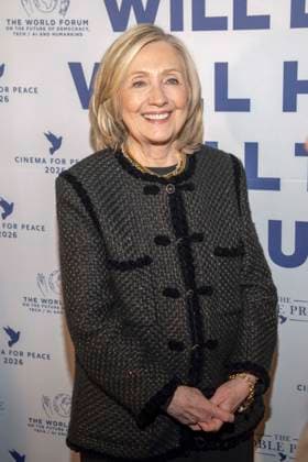 Hillary Diane Rodham Clinton US-amerikanische Politikerin der Demokratischen Partei Autorin zu Gast bei der Cinema For Peace Gala 2026 im Hotel Adlon Kempinski am 16.02.2026 in Berlin Berlin Deutschland