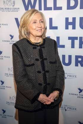 Hillary Diane Rodham Clinton US-amerikanische Politikerin der Demokratischen Partei Autorin zu Gast bei der Cinema For Peace Gala 2026 im Hotel Adlon Kempinski am 16.02.2026 in Berlin Berlin Deutschland