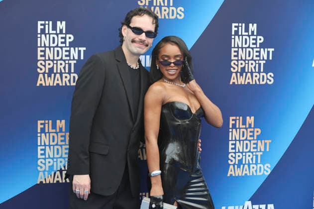 Lovie Simone mit Begleitung bei der 41. Verleihung der Film Independent Spirit Awards 2026 im Hollywood Palladium. Los Angeles, 15.02.2026