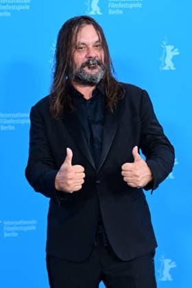 Warwick Thornton poses at the Wolfram photocall during the 76th Berlinale International Film Festival Berlin at Grand Hyatt Hotel on February 17, 2026 in Berlin, Germany Romain Doucelin Bestimage  Copyright: xRomainxDoucelinx xBestimagexRomainxDoucelinx xBestimagex