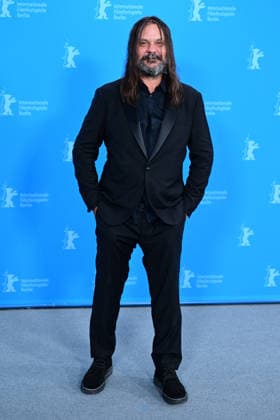 Warwick Thornton poses at the Wolfram photocall during the 76th Berlinale International Film Festival Berlin at Grand Hyatt Hotel on February 17, 2026 in Berlin, Germany Romain Doucelin Bestimage  Copyright: xRomainxDoucelinx xBestimagexRomainxDoucelinx xBestimagex