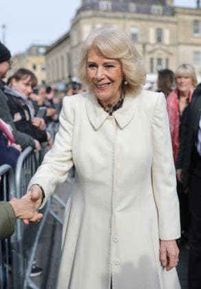 . 17 02 2026. Bath, United Kingdom. Queen Camilla during a visit to the Theatre Royal Bath, United Kingdom, where she watched part of the technical rehearsal for the community production of David Copperfield.  xPoolx xi-Imagesx IIM-26576-0002