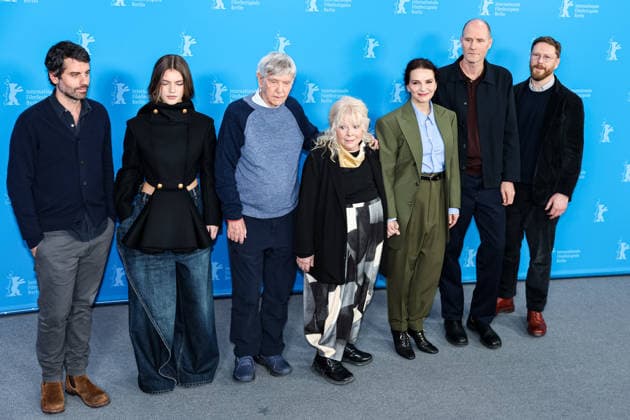 Berlin Berlinale, 76. internationale Filmfestspiele Berlin 2026 Photo Call QUEEN AT SEA Adolpho Veloso (Kamera Cinematopraphy) Florence Hunt (Schauspielerin Actor) Tom Courtenay (Schauspieler Actor) Anna Calder-Marshall (Schauspielerin Actor) Juliette Binoche (Schauspielerin Actor) Lance Hammer (Regisseur, Drehbuchautor, Produzent Director, Screenwriter, Producer) Tristan Goligher (Produzent Producer) Berlinale, 76. internationale Filmfestspiele Berlin 2026, 17.02.2026 Copyright: xEibner-Pressefoto RogerxBuerkex EP_RBE