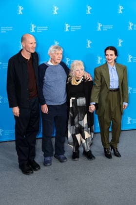 Berlin Berlinale, 76. internationale Filmfestspiele Berlin 2026 Photo Call QUEEN AT SEA Lance Hammer (Regisseur, Drehbuchautor, Produzent Director, Screenwriter, Producer) Tom Courtenay (Schauspieler Actor) Anna Calder-Marshall (Schauspielerin Actor) Juliette Binoche (Schauspielerin Actor) Berlinale, 76. internationale Filmfestspiele Berlin 2026, 17.02.2026 Copyright: xEibner-Pressefoto RogerxBuerkex EP_RBE