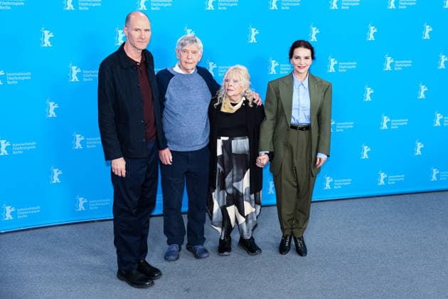Berlin Berlinale, 76. internationale Filmfestspiele Berlin 2026 Photo Call QUEEN AT SEA Lance Hammer (Regisseur, Drehbuchautor, Produzent Director, Screenwriter, Producer) Tom Courtenay (Schauspieler Actor) Anna Calder-Marshall (Schauspielerin Actor) Juliette Binoche (Schauspielerin Actor) Berlinale, 76. internationale Filmfestspiele Berlin 2026, 17.02.2026 Copyright: xEibner-Pressefoto RogerxBuerkex EP_RBE