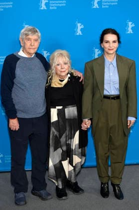 Tom Courtenay, Anna Calder-Marshall und Juliette Binoche beim Photocall zum Kinofilm Queen at Sea auf der Berlinale 2026 76. Internationale Filmfestspiele Berlin im Hotel Grand Hyatt. Berlin, 17.02.2026