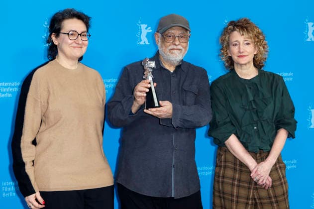 Barbara Wurm, Haile Gerima und Tricia Tuttle beim Berlinale Kamera Photocall auf der Berlinale 2026 76. Internationale Filmfestspiele Berlin im Hotel Grand Hyatt. Berlin, 17.02.2026