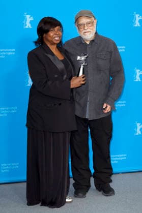 Jacqueline Lyanga und Haile Gerima beim Berlinale Kamera Photocall auf der Berlinale 2026 76. Internationale Filmfestspiele Berlin im Hotel Grand Hyatt. Berlin, 17.02.2026