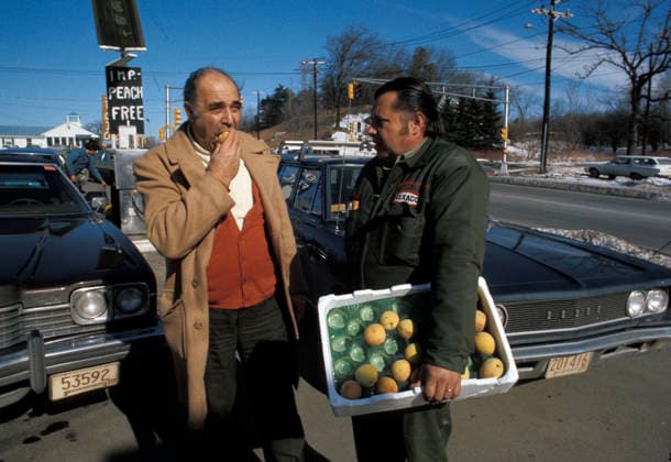 1973 US Oil Crisis Feb 19, 1974; Washington, DC, USA; Images of the United States during the gas shortage crisis in 1974. In October of 1973 Middles-eastern OPEC nations stopped exports to the US and other western nations, to punish the western nations that supported Israel, their foe, in the Yom Kippur War. Tthe price of oil in America quadrupled by 1974 to nearly 2 per 42 US gallon barrel, causing protests all over the country. Washington DC USA Copyright: xArthurxGracex
