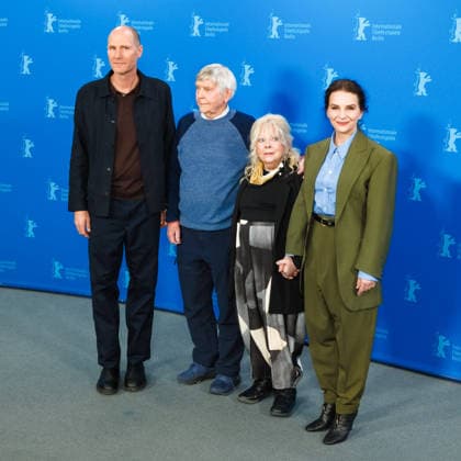 Photocall for Queen at Sea , Grand Hyatt Berlin, Berlin, Germany Lance Hammer, Tom Courtenay, Anna Calder-Marshall and Juliette Binoche poses at the Photocall for Queen at Sea during Berlinale (Berlin Film Festival) at Grand Hyatt Berlin, Berlin, , Germany on 17 February 2026., Credit:Julie Edwards Avalon  Copyright: xJuliexEdwardsx xAvalonx 1075919544