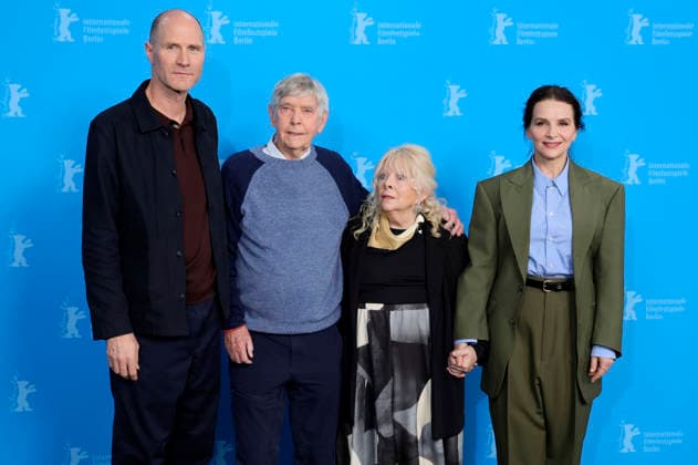 Lance Hammer, Tom Courtenay, Anna Calder-Marshall und Juliette Binoche beim Photocall zum Kinofilm Queen at Sea auf der Berlinale 2026 76. Internationale Filmfestspiele Berlin im Hotel Grand Hyatt. Berlin, 17.02.2026