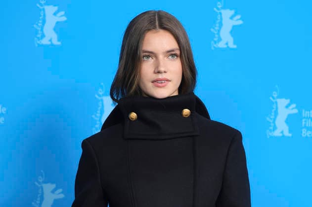 Florence Hunt beim Photocall zum Kinofilm Queen at Sea auf der Berlinale 2026 76. Internationale Filmfestspiele Berlin im Hotel Grand Hyatt. Berlin, 17.02.2026