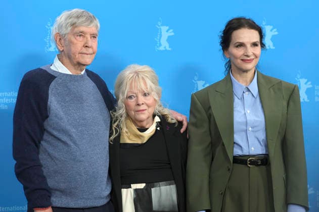 Tom Courtenay, Anna Calder-Marshall und Juliette Binoche beim Photocall zum Kinofilm Queen at Sea auf der Berlinale 2026 76. Internationale Filmfestspiele Berlin im Hotel Grand Hyatt. Berlin, 17.02.2026