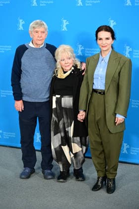 Tom Courtenay, Anna Calder Marshall et Juliette Binoche au photocall du film Queen at Sea lors de la 76ème édition du festival international du film de Berlin La Berlinale 2026 , le 17 février 2026 Romain Doucelin Bestimage The Queen At Sea photocall during the 76th Berlinale International Film Festival Berlin at Grand Hyatt Hotel on February 17, 2026 in Berlin, Germany Berlin Allemagne  Copyright: xRomainxDoucelinx xBestimagexRomainxDoucelinx xBestimagex