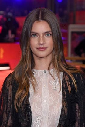 Florence Hunt bei der Premiere QUEEN AT SEA im Rahmen 76. BERLINALE (International Berlin Film Festival) im Berlinale Palast am Potsdamer Platz in Berlin am 17.02.2026