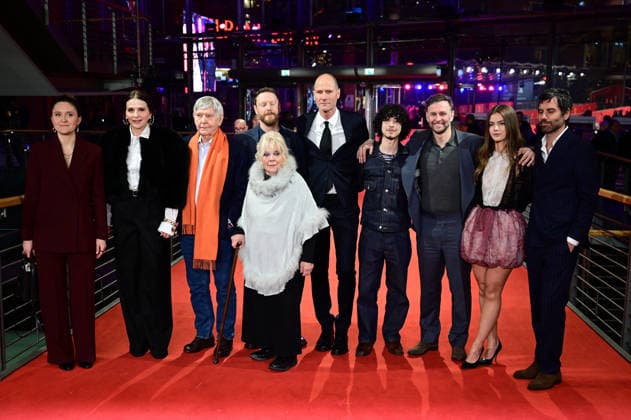 Juliette Binoche, Tom Courtenay, Tristan Goligher, Anna Calder Marshall, Lance Hammer, guest, Steven Cree, Florence Hunt and Adolpho Veloso attend the Queen At Sea premiere during the 76th Berlinale International Film Festival Berlin at Berlinale Palast on February 17, 2026 in Berlin, Germany Romain Doucelin at the Queen at Sea premiere during the 76th Berlinale International Film Festival Berlin at Berlinale Palast on February 17, 2026 Romain Doucelin Bestimage The Queen At Sea premiere during the 76th Berlinale International Film Festival Berlin at Berlinale Palast on February 17, 2026 in Berlin, Germany Berlin Allemagne  Copyright: xRomainxDoucelinx xBestimagexRomainxDoucelinx xBestimagex