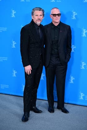US actor Ethan Hawke L and American director Padraic McKinley at The Wieght photocall during the 76th Berlinale International Film Festival Berlin 2026 , February 17, 2026 Romain Doucelin Bestimage The The Weight photocall during the 76th Berlinale International Film Festival Berlin at Gret Hyatt Hotel on February 17, 2026 in Berlin, Germany Berlin Allemagne  Copyright: xRomainxDoucelinx xBestimagexRomainxDoucelinx xBestimagex