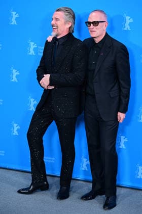 US actor Ethan Hawke L and American director Padraic McKinley at The Wieght photocall during the 76th Berlinale International Film Festival Berlin 2026 , February 17, 2026 Romain Doucelin Bestimage The The Weight photocall during the 76th Berlinale International Film Festival Berlin at Gret Hyatt Hotel on February 17, 2026 in Berlin, Germany Berlin Allemagne  Copyright: xRomainxDoucelinx xBestimagexRomainxDoucelinx xBestimagex