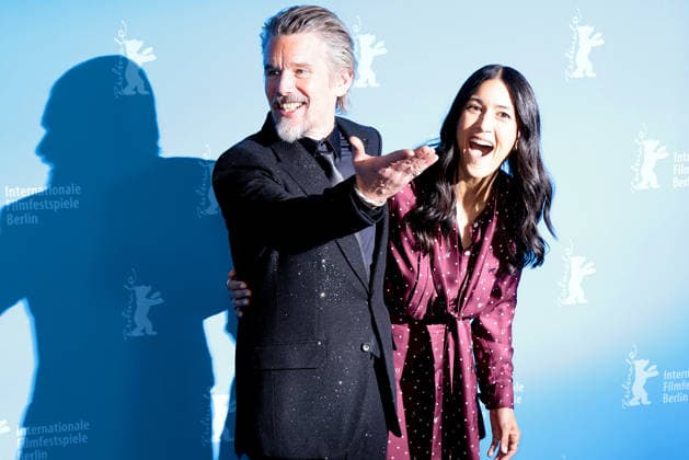 Ethan Hawke und Julia Jones beim The Weight Photocall im Rahmen der 76.Internationale Filmfestspiele Berlin Berlinale am 17.02.2026 in Berlin Berlinale 2026- The Weight Photocall mit Ethan Hawke