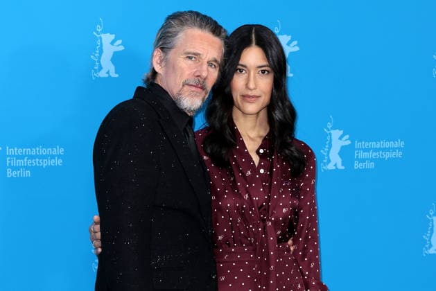 Ethan Hawke und Julia Jones beim The Weight Photocall im Rahmen der 76.Internationale Filmfestspiele Berlin Berlinale am 17.02.2026 in Berlin Berlinale 2026- The Weight Photocall mit Ethan Hawke