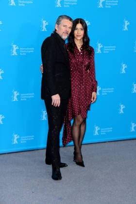 Ethan Hawke und Julia Jones beim The Weight Photocall im Rahmen der 76.Internationale Filmfestspiele Berlin Berlinale am 17.02.2026 in Berlin Berlinale 2026- The Weight Photocall mit Ethan Hawke