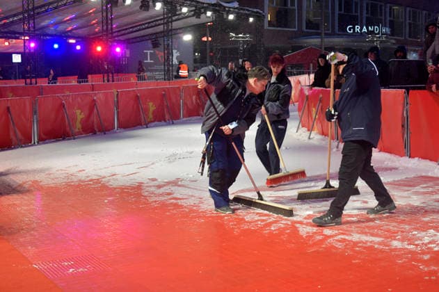 Schnee bei Premiere des Kinofilms Queen at Sea auf der Berlinale 2026 76. Internationale Filmfestspiele Berlin im Berlinale Palast. Berlin, 17.02.2026