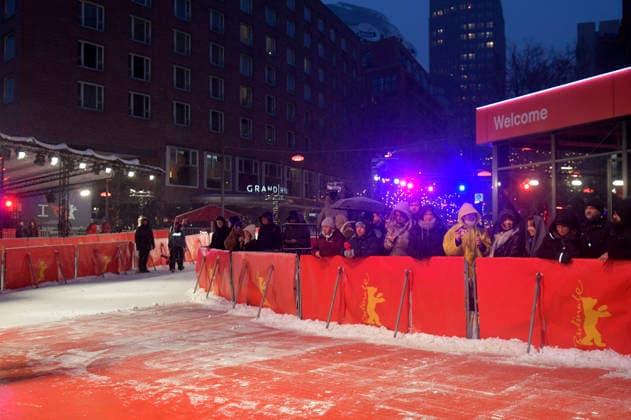 Schnee bei Premiere des Kinofilms Queen at Sea auf der Berlinale 2026 76. Internationale Filmfestspiele Berlin im Berlinale Palast. Berlin, 17.02.2026