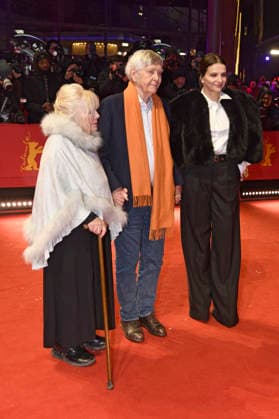 Anna Calder-Marshall, Tom Courtenay und Juliette Binoche bei der Premiere des Kinofilms Queen at Sea auf der Berlinale 2026 76. Internationale Filmfestspiele Berlin im Berlinale Palast. Berlin, 17.02.2026