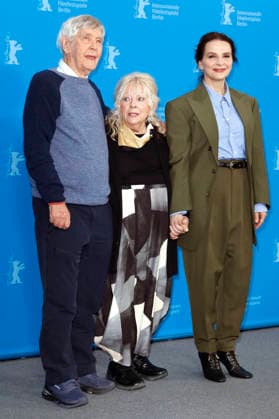 Tom Courtenay, Anna Calder-Marshall und Juliette Binoche beim Photocall zum Kinofilm Queen at Sea auf der Berlinale 2026 76. Internationale Filmfestspiele Berlin im Hotel Grand Hyatt. Berlin, 17.02.2026