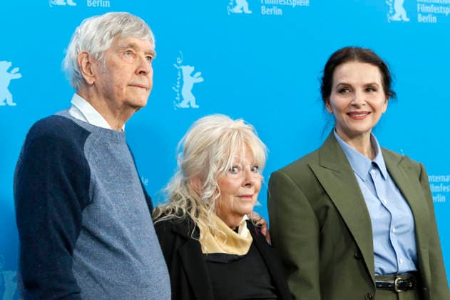 Tom Courtenay, Anna Calder-Marshall und Juliette Binoche beim Photocall zum Kinofilm Queen at Sea auf der Berlinale 2026 76. Internationale Filmfestspiele Berlin im Hotel Grand Hyatt. Berlin, 17.02.2026