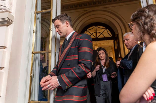 February 17, 2026, Madrid, Madrid, Spain: LUKE THOMPSON entering the room attend Bridgerton Season 4 Masquerade Ball Photocall at Casino de Madrid on February 17, 2026 in Madrid, Spain. Madrid Spain  - ZUMAc312 20260217_zsp_c312_107 Copyright: xOscarxManuelxSanchezx