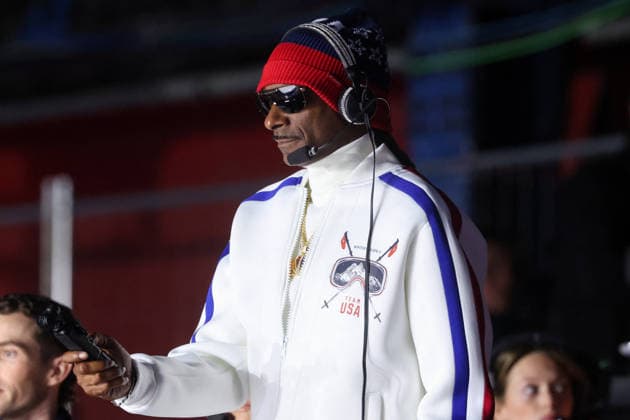 Winter Olympics - Martha Stewart and Snoop Dogg At Women s Single Figure Skating Short Program Snoop Dogg attends the Women s Single Skating - Short Program on day eleven of the Milano Cortina 2026 Winter Olympic games at Milano Ice Skating Arena on February 17, 2026 in Milan, Italy. Photo by Alexis Jumeau ABACAPRESS.COM Milan Italy  Copyright: xJumeauxAlexis ABACAx