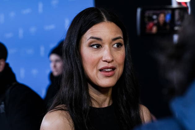Berlin Berlinale, 76. internationale Filmfestspiele Berlin 2026 Photo Call am Zoo Palast bei der Filmpremiere THE WEIGHT Julia Jones (Schauspieler Actor) beim Interview Berlinale, 76. internationale Filmfestspiele Berlin 2026, 17.02.2026 Copyright: xEibner-Pressefoto RogerxBuerkex EP_RBE