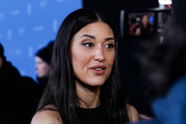 Berlin Berlinale, 76. internationale Filmfestspiele Berlin 2026 Photo Call am Zoo Palast bei der Filmpremiere THE WEIGHT Julia Jones (Schauspieler Actor) beim Interview Berlinale, 76. internationale Filmfestspiele Berlin 2026, 17.02.2026 Copyright: xEibner-Pressefoto RogerxBuerkex EP_RBE
