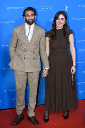 Avi Nash mit Begleitung bei der Premiere des Kinofilms The Weight The Weight - Goldrausch auf der Berlinale 2026 76. Internationale Filmfestspiele Berlin im Zoo Palast. Berlin, 17.02.2026