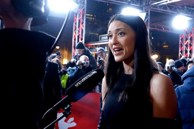 Julia Jones bei der Premiere des Kinofilms The Weight The Weight - Goldrausch auf der Berlinale 2026 76. Internationale Filmfestspiele Berlin im Zoo Palast. Berlin, 17.02.2026