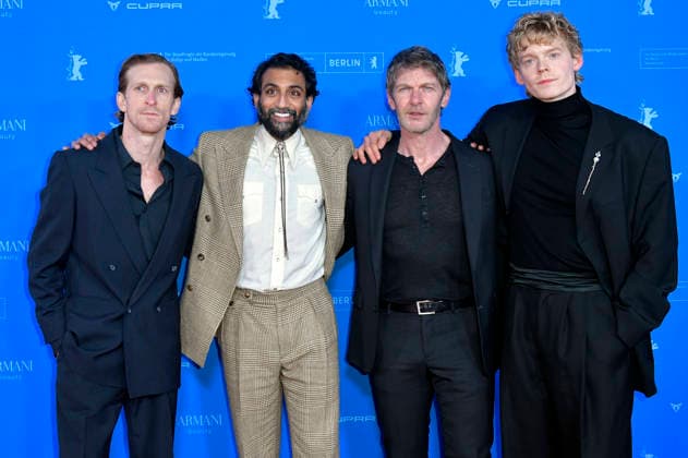 Austin Amelio, Avi Nash, Sam Hazeldine und Lucas Lynggaard Tonnesen bei der Premiere des Kinofilms The Weight The Weight - Goldrausch auf der Berlinale 2026 76. Internationale Filmfestspiele Berlin im Zoo Palast. Berlin, 17.02.2026