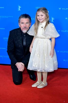 Ethan Hawke und Avy Berry bei der Premiere des Kinofilms The Weight The Weight - Goldrausch auf der Berlinale 2026 76. Internationale Filmfestspiele Berlin im Zoo Palast. Berlin, 17.02.2026