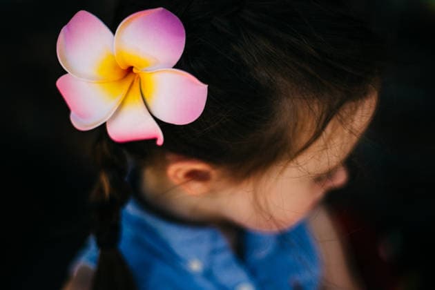 Girl with Large Pink Flower in Hair Tulsa, Oklahoma, United States CR_KRRY260216-1964772-01 ,model released, Symbolfoto