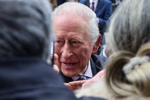 February 18, 2026, London, London, UK: London, UK. King Charles III meets well-wishers outside Barking Learning Centre Community and Family Hub in east London during their visit to Barking and Dagenham, where they met a range of organisations providing support to the local community. The centre is a community-based learning facility that houses Barking Library and brings together a wide range of council services, partner organisations and local groups supporting the community. London UK  - ZUMAl94_ 20260218_zaf_l94_016 Copyright: xDinendraxHariax