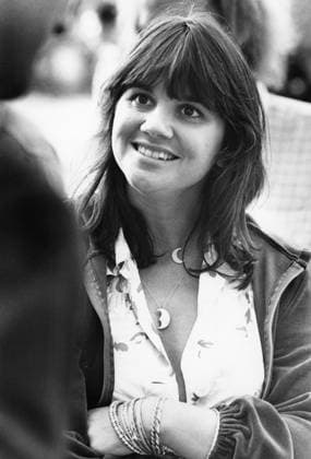 RECORD DATE NOT STATED Linda Ronstadt in Beverly Hills 1976 EDITORIAL USE ONLY  Copyright: xUlvisxAlbertsx