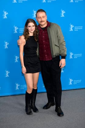 Frida Hornemann und Max Riemelt beim Photocall zum Kinofilm Etwas ganz Besonderes Home Stories auf der Berlinale 2026 76. Internationale Filmfestspiele Berlin im Hotel Grand Hyatt. Berlin, 18.02.2026